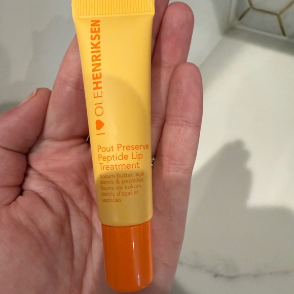 New Ole Henriksen Citrus Sunshine pout preserve peptide lip treatment - Picture 5 of 7